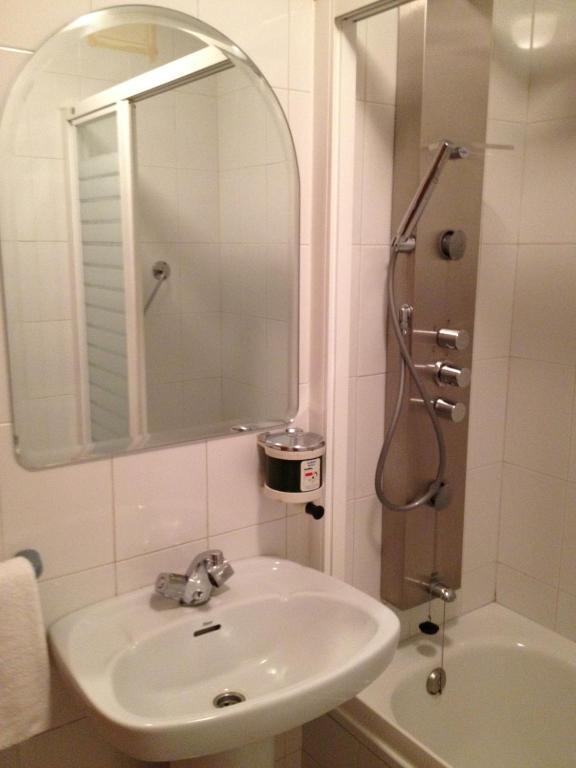 Hostal Cervantes Valdemoro Phòng bức ảnh