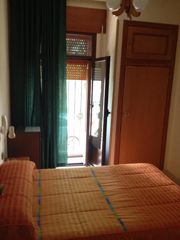 Hostal Cervantes Valdemoro Phòng bức ảnh
