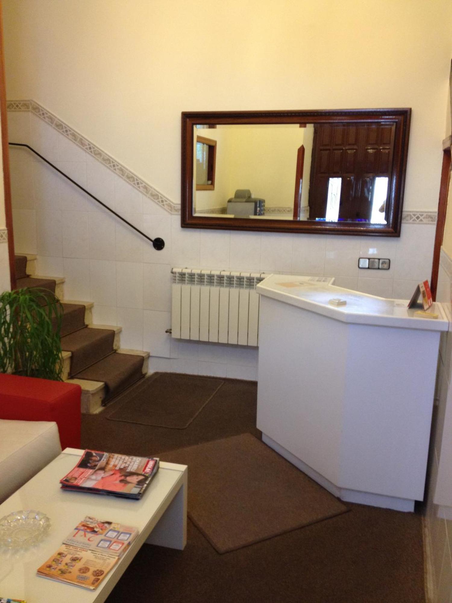 Hostal Cervantes Valdemoro Ngoại thất bức ảnh