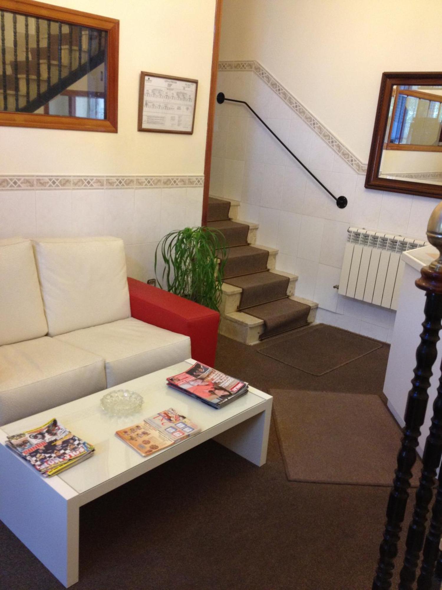 Hostal Cervantes Valdemoro Ngoại thất bức ảnh