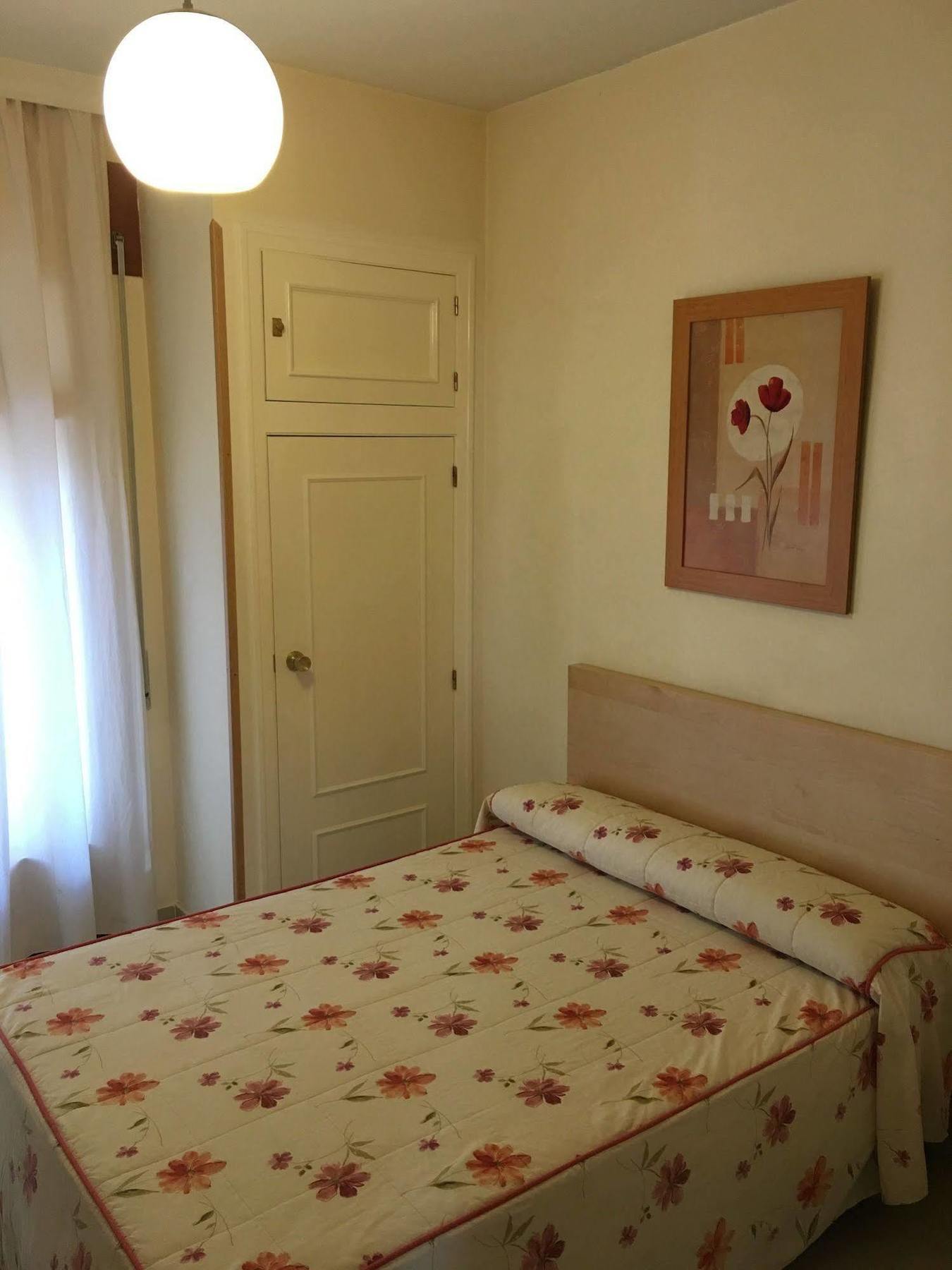 Hostal Cervantes Valdemoro Ngoại thất bức ảnh